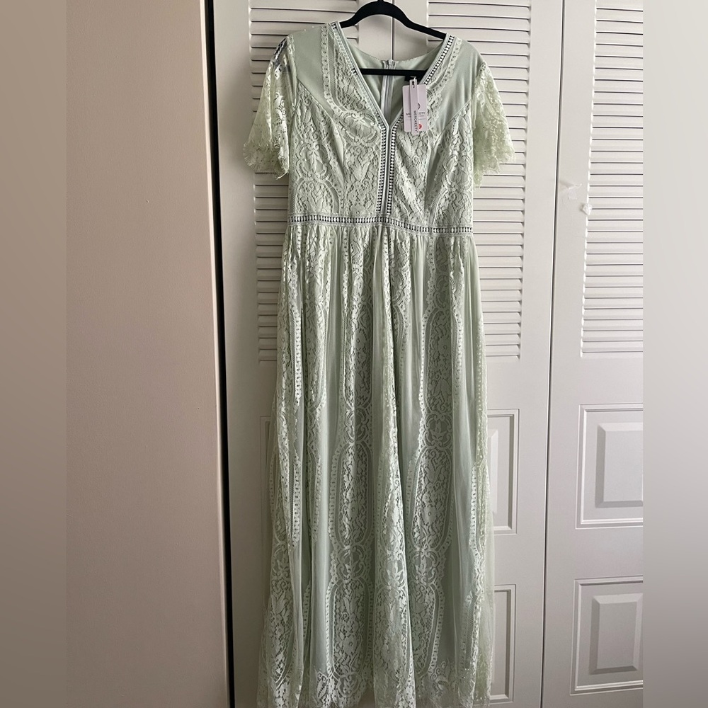 Elegant Light Green Lace Maxi Dress